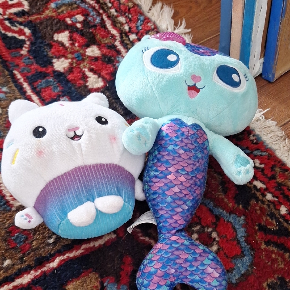 Gabby's Dollhouse Stuffed Animal Mercat And Cakey Plush Cat and Mermaid Toy Duo